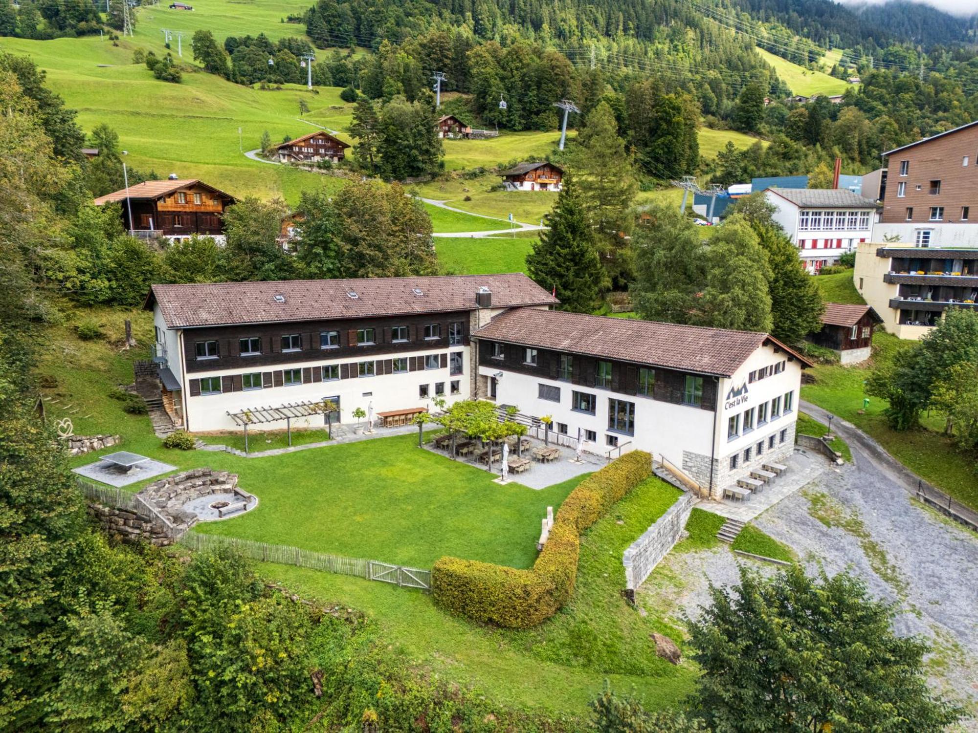 Family & Mountain Lodge C'Est La Vie Hasliberg Exteriör bild